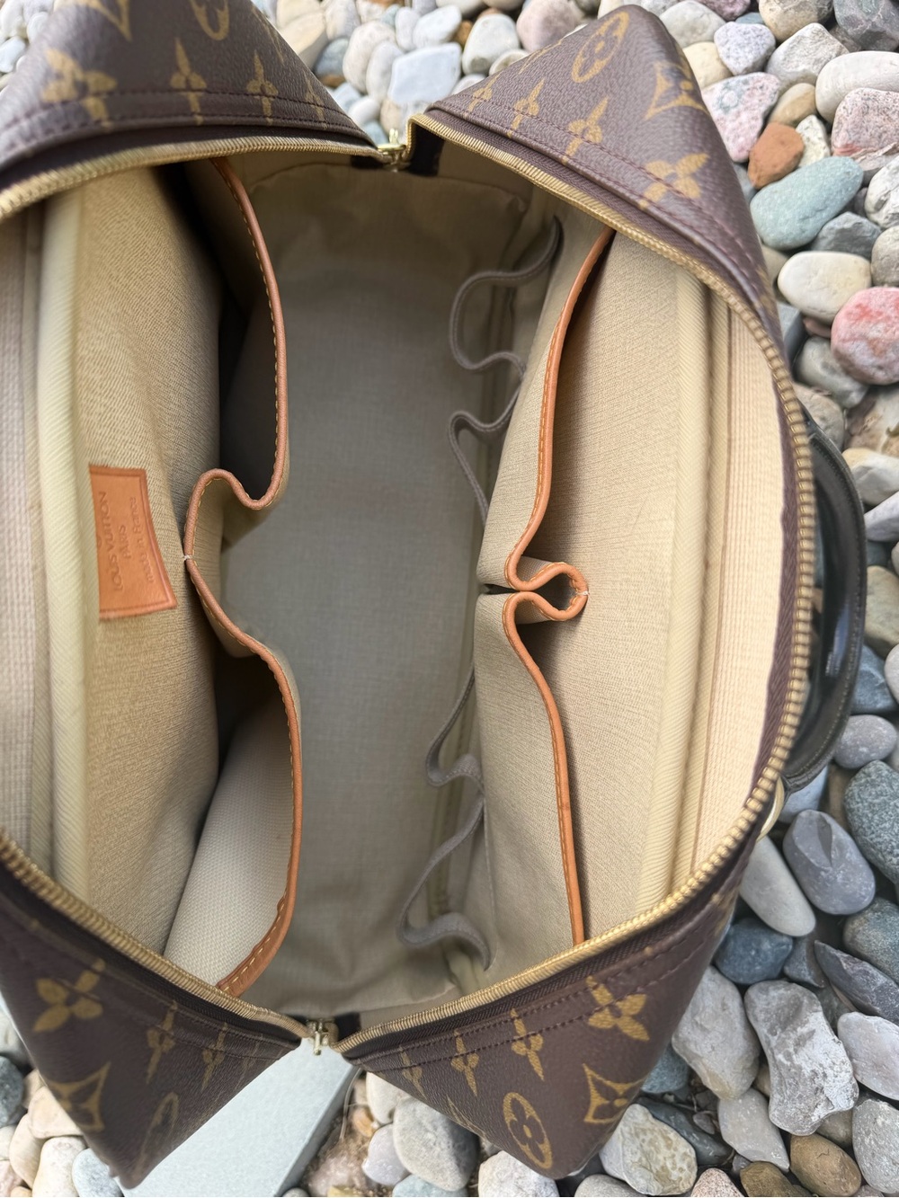 Louis Vuitton Deauville Monogram Satchel, black Model M4726 - Picture 6 of 14